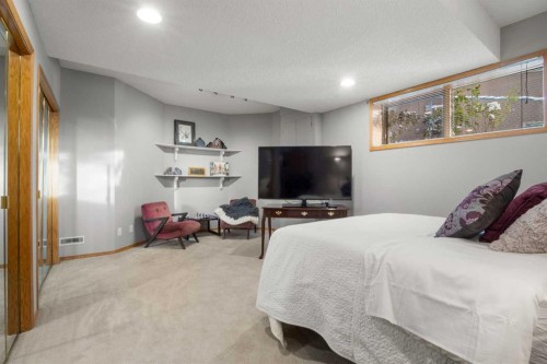 2331 Morris Crescent Se, Airdrie, AB - Indoor Photo Showing Bedroom