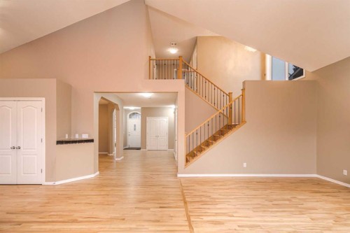 18 Hidden Creek Point Nw, Calgary, AB - Indoor Photo Showing Other Room