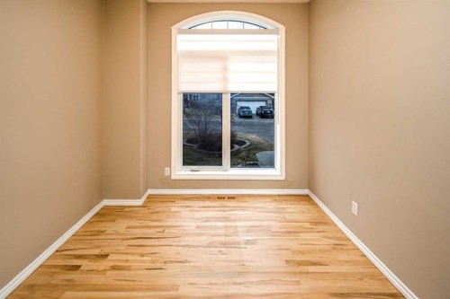 18 Hidden Creek Point Nw, Calgary, AB - Indoor Photo Showing Other Room
