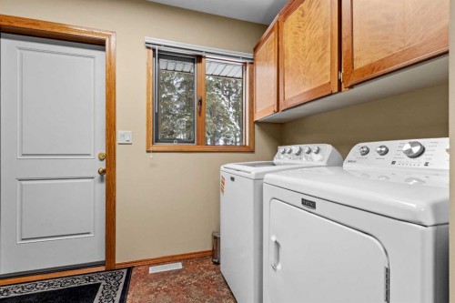101-04042 Highway 587, Rural Red Deer County, AB - Indoor Photo Showing Laundry Room