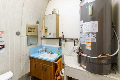 101-04042 Highway 587, Rural Red Deer County, AB - Indoor Photo Showing Basement