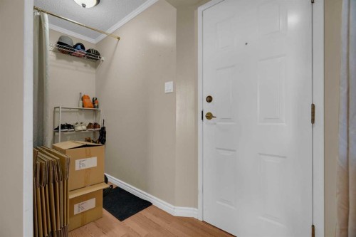 1006-9800 Horton Road Sw, Calgary, AB - Indoor Photo Showing Other Room