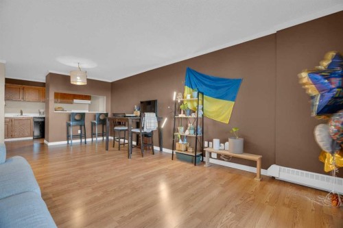 1006-9800 Horton Road Sw, Calgary, AB - Indoor Photo Showing Other Room