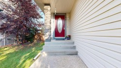 70 Crystalridge Close  Okotoks, AB T1S 1X6