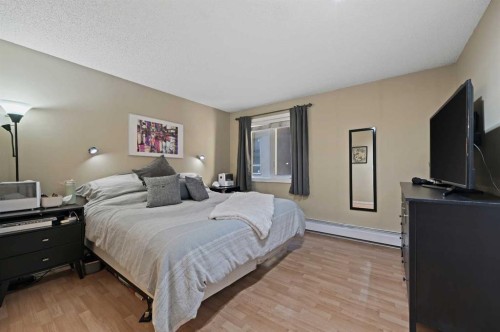 304-1033 15 Avenue Sw, Calgary, AB - Indoor Photo Showing Bedroom
