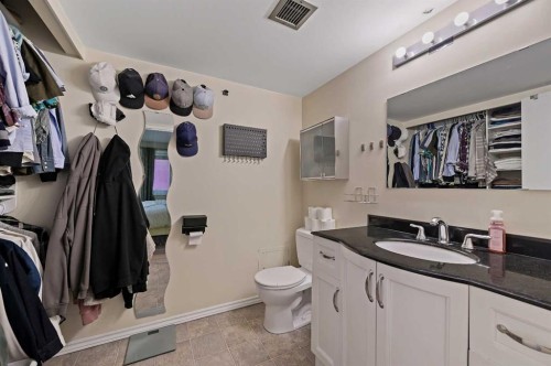 304-1033 15 Avenue Sw, Calgary, AB - Indoor Photo Showing Bathroom
