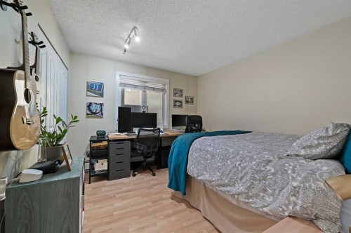 304-1033 15 Avenue Sw, Calgary, AB - Indoor Photo Showing Bedroom