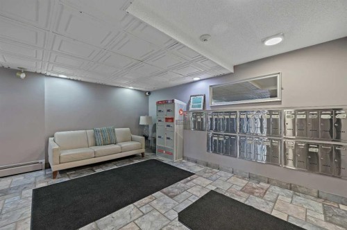 304-1033 15 Avenue Sw, Calgary, AB - Indoor Photo Showing Other Room