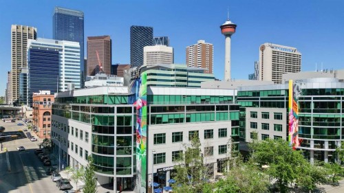 304-1033 15 Avenue Sw, Calgary, AB -  With Facade