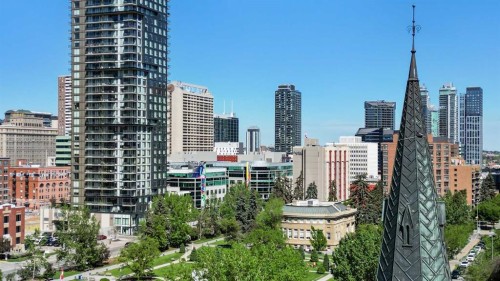 304-1033 15 Avenue Sw, Calgary, AB - Outdoor With Facade