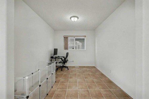12 Tarawood Grove Ne, Calgary, AB - Indoor Photo Showing Other Room