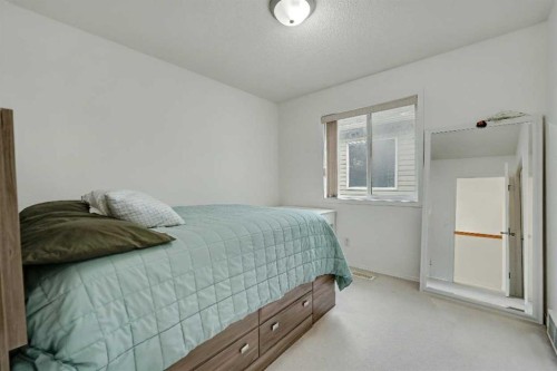 12 Tarawood Grove Ne, Calgary, AB - Indoor Photo Showing Bedroom