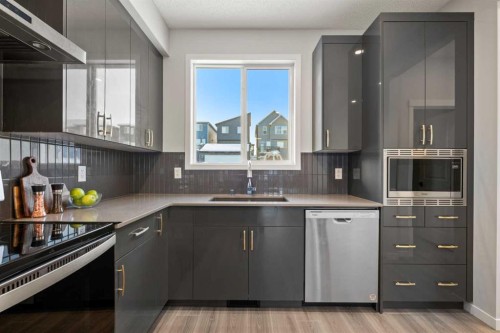 218 Edith Road Nw, Calgary, AB - Indoor Photo Showing Kitchen