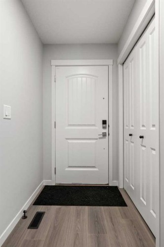 218 Edith Road Nw, Calgary, AB - Indoor Photo Showing Other Room