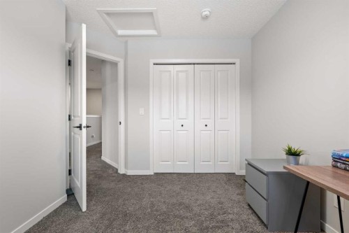 218 Edith Road Nw, Calgary, AB - Indoor