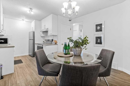 2036 39 Street Se, Calgary, AB - Indoor Photo Showing Dining Room