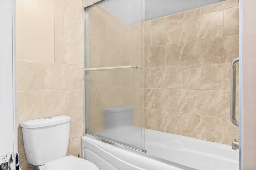2036 39 Street Se, Calgary, AB - Indoor Photo Showing Bathroom