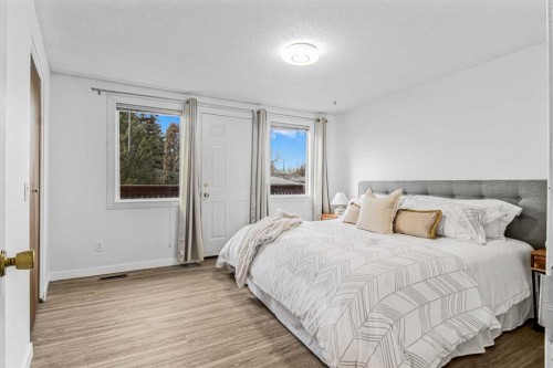 2036 39 Street Se, Calgary, AB - Indoor Photo Showing Bedroom