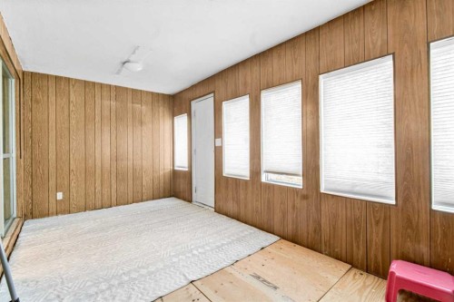 2036 39 Street Se, Calgary, AB - Indoor Photo Showing Other Room