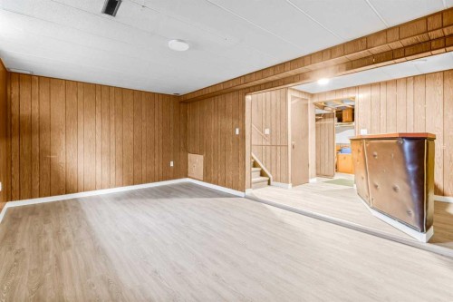 2036 39 Street Se, Calgary, AB - Indoor Photo Showing Other Room