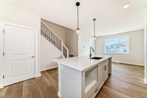 32 Creekside Rise Sw, Calgary, AB - Indoor Photo Showing Kitchen