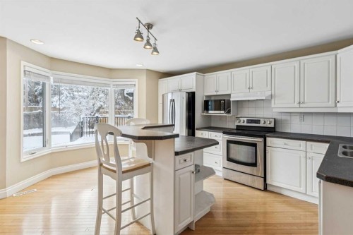 1225 Riverdale Avenue Sw, Calgary, AB - Indoor Photo Showing Kitchen