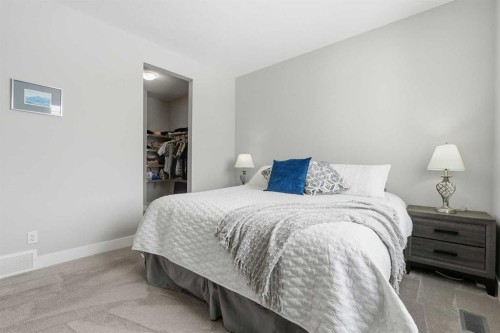 204-20 Silverado Crest Park Sw, Calgary, AB - Indoor Photo Showing Bedroom