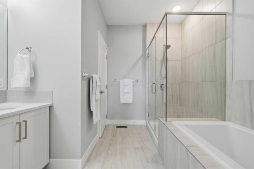 204-20 Silverado Crest Park Sw, Calgary, AB - Indoor Photo Showing Bathroom