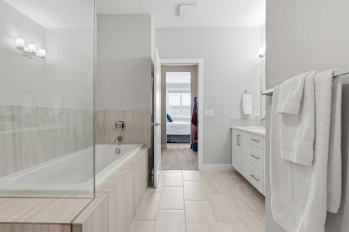 204-20 Silverado Crest Park Sw, Calgary, AB - Indoor Photo Showing Bathroom