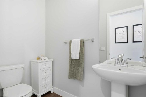 204-20 Silverado Crest Park Sw, Calgary, AB - Indoor Photo Showing Bathroom