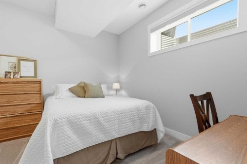 204-20 Silverado Crest Park Sw, Calgary, AB - Indoor Photo Showing Bedroom