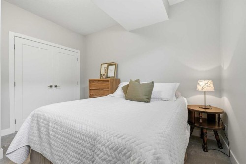 204-20 Silverado Crest Park Sw, Calgary, AB - Indoor Photo Showing Bedroom