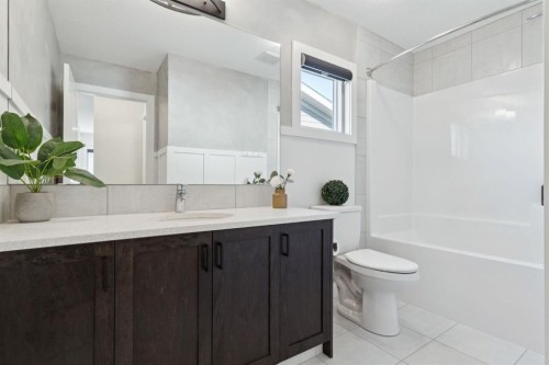 206 Riviera View, Cochrane, AB - Indoor Photo Showing Bathroom