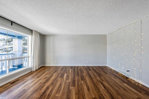 55 Mt Apex Green Se, Calgary, AB - Indoor Photo Showing Other Room