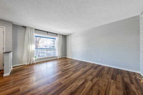 55 Mt Apex Green Se, Calgary, AB - Indoor Photo Showing Other Room