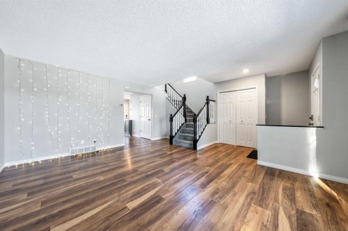 55 Mt Apex Green Se, Calgary, AB - Indoor Photo Showing Other Room