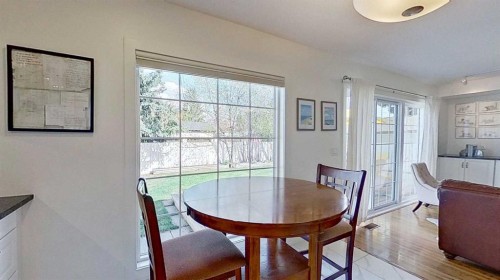 2932 Lathom Crescent Sw, Calgary, AB - Indoor Photo Showing Dining Room