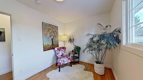 2932 Lathom Crescent Sw, Calgary, AB - Indoor Photo Showing Other Room