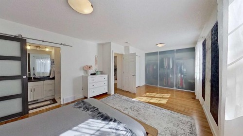 2932 Lathom Crescent Sw, Calgary, AB - Indoor Photo Showing Bedroom