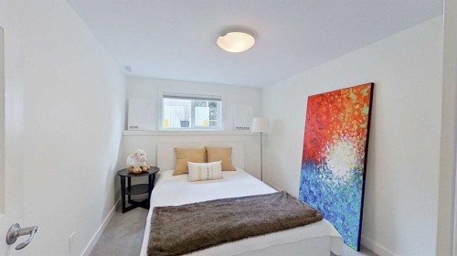 2932 Lathom Crescent Sw, Calgary, AB - Indoor Photo Showing Bedroom