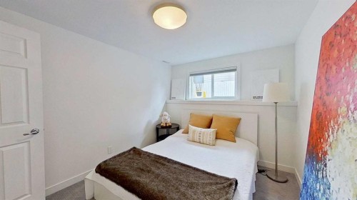 2932 Lathom Crescent Sw, Calgary, AB - Indoor Photo Showing Bedroom