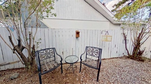 2932 Lathom Crescent Sw, Calgary, AB - Outdoor