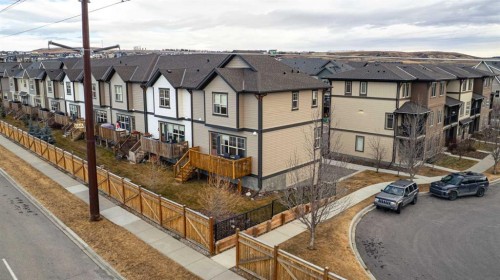 1201-32 Horseshoe Crescent, Cochrane, AB - Outdoor