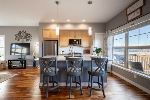 1201-32 Horseshoe Crescent, Cochrane, AB - Indoor Photo Showing Kitchen