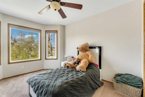 33 Edgevalley Way Nw, Calgary, AB - Indoor Photo Showing Bedroom