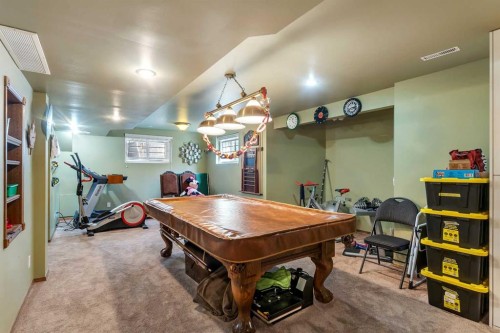 33 Edgevalley Way Nw, Calgary, AB - Indoor Photo Showing Other Room