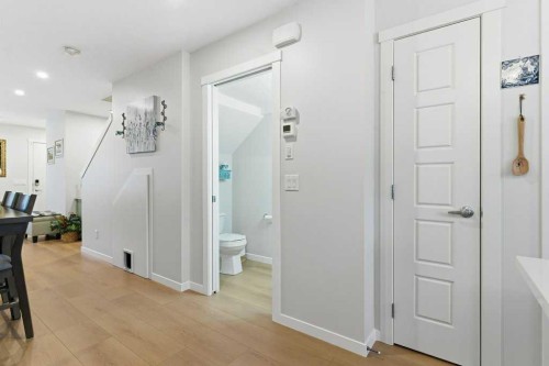 410-338 Seton Circle Se, Calgary, AB - Indoor Photo Showing Other Room