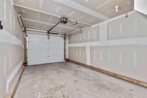 331 Strathcona Circle, Strathmore, AB - Indoor Photo Showing Garage
