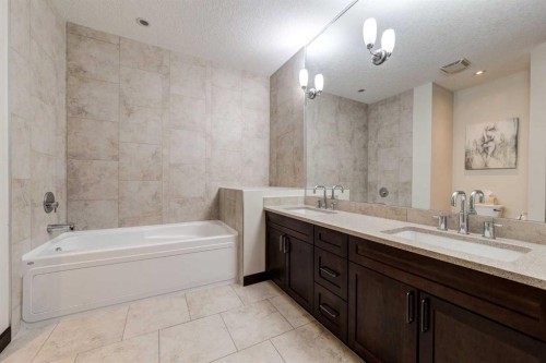 3004-211 13 Avenue Se, Calgary, AB - Indoor Photo Showing Bathroom