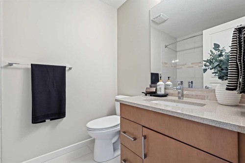 202-1320 1 Street Se, Calgary, AB - Indoor Photo Showing Bathroom